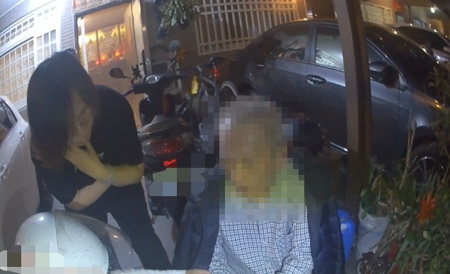 老翁晚間外出散步迷途 宜警助返家