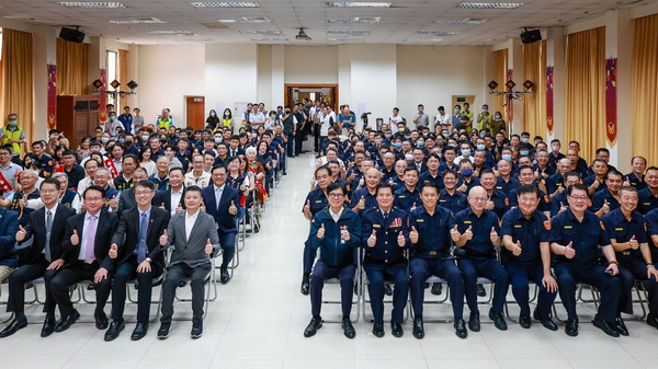 出席警察節慶祝大會 陳其邁肯定治安表現 以基層警察同仁為榮
