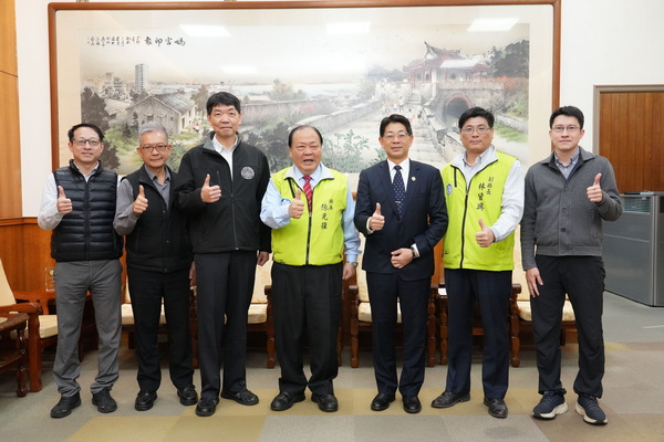 澎湖調查站主任林山峻榮調新竹　陳光復頒贈榮譽縣民證表彰守護澎湖貢獻