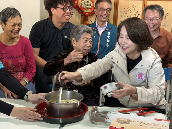 屏東縣115年雞湯送暖啟動！爭取中央補助逾9,100萬元 全面擴大獨老關懷服務