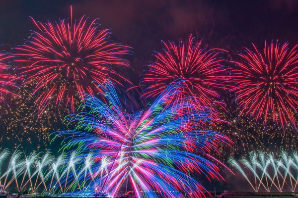 3月3日震撼開燈!2026台灣燈會10分鐘1.7萬發煙火點亮嘉義夜空