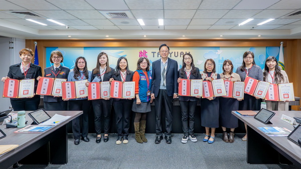 桃市傑出女性公務員表揚 張市長:兼顧家庭與職場為城市發展貢獻心力