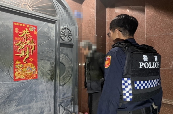 6旬翁路倒蘭陽大橋 宜警協助送醫護送返家