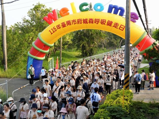 府城森呼吸健走日熱鬧登場 1,400名市民齊走虎山森林步道感受自然與健康生活