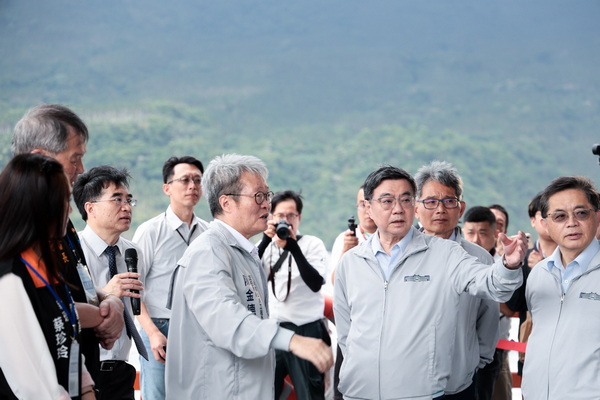 視察馬太鞍溪堤防工程防汛整備 卓揆:中央、地方合力築起安全屏障共同守護家園