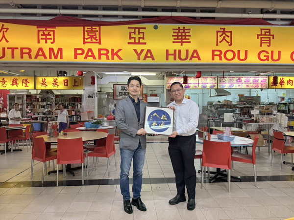 肉骨茶早餐敘舊 蔣萬安與新加坡西北區市長任梓銘深化城市治理交流