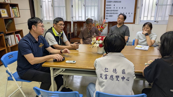 巴威來襲!臺南市府全力防颱 民政局局長深入各區巡視災情應變與物資整備