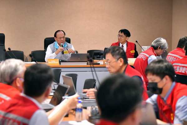 政院因應首次行動網路降速演練啟動跨部會應變中心 季連成政委:即時掌握狀況 確保民眾服務及政府運作順暢