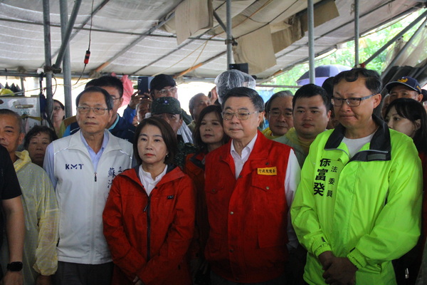 卓揆至屏東苦瓜產地關心豪雨農業災損 農業部全力協助農產業復耕復建