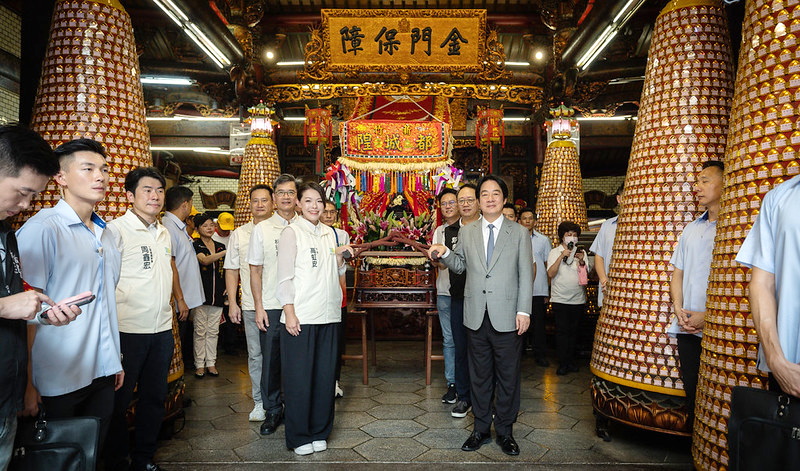 總統出席新竹都城隍廟「竹塹中元城隍祭-奉旨遶境賑孤」團拜起駕儀式