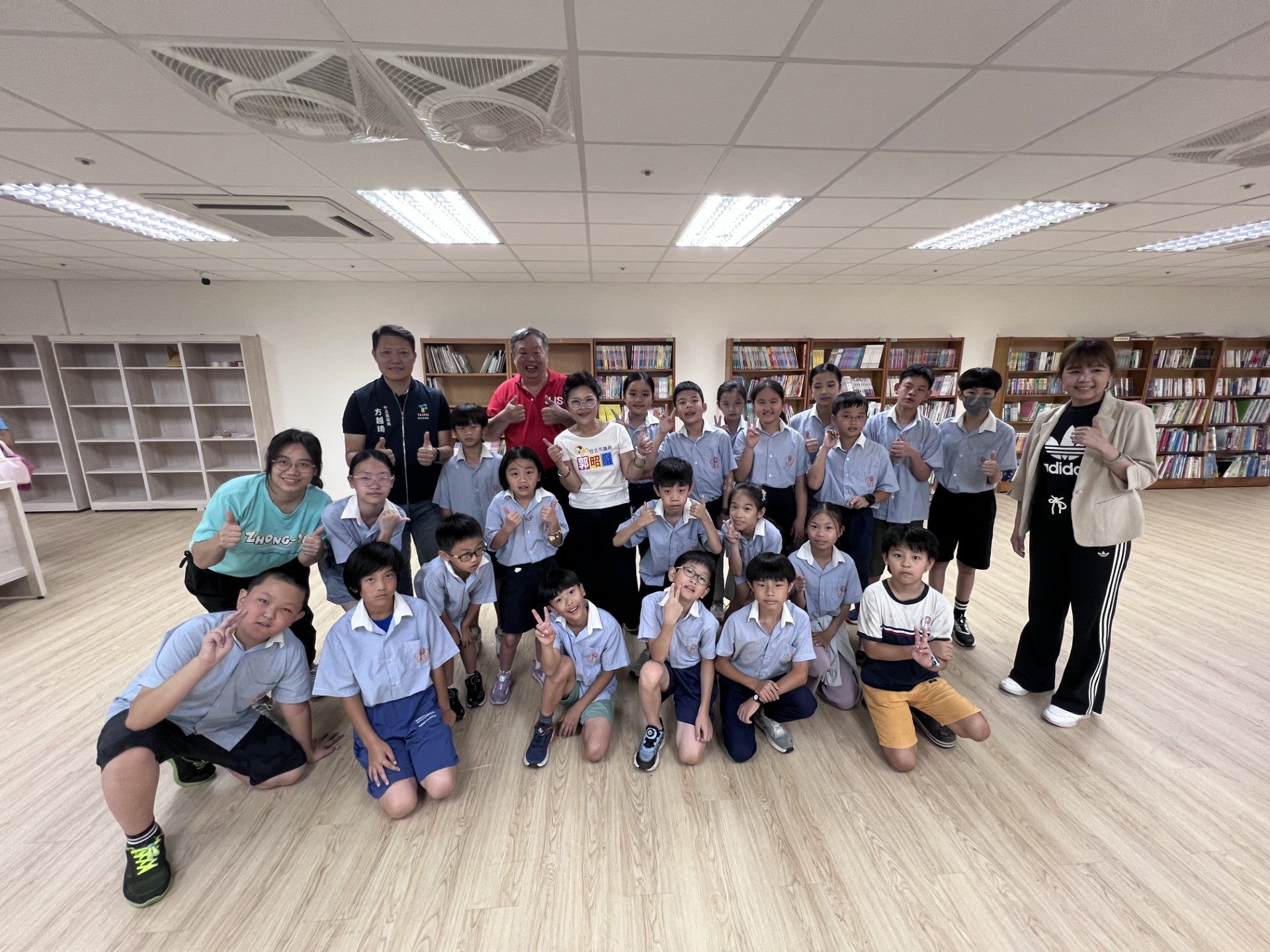 忠義實小-書香接力‧跨世代共好! 忠義實小師生攜手社區「人力接龍」 歡慶...