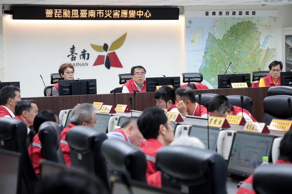 薔琵颱風逼近 黃偉哲籲嚴防強風確保市民安全