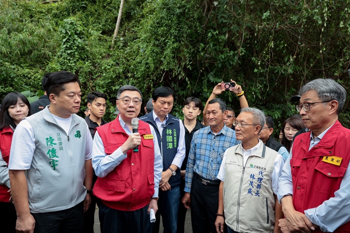 勘查宜蘭農損情形 卓揆:中央地方攜手做農民後盾 「從優、從速、從寬」辦理救助並加速復耕