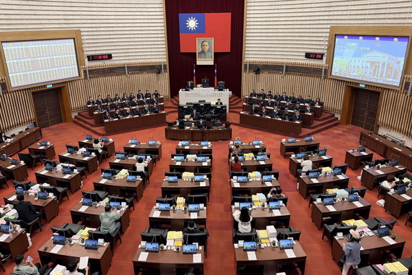 高雄市議會第4屆第8次定期大會閉幕　陳其邁感謝府會攜手六年共促城市轉型